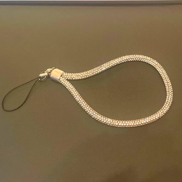 New! Luxury Crystal Pave Phone Lanyard - Picture 1 of 2